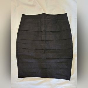 Black pencil skirt; iz byer, juniors size large